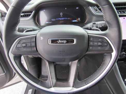 Used 2022 Jeep Grand Cherokee Limited AWD/4WD image 30