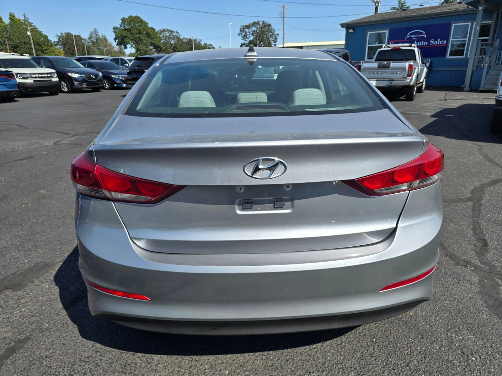 Used 2017 Hyundai Elantra SE FWD image 4