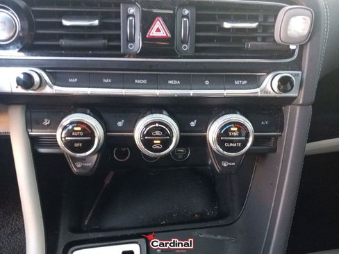 Used 2022 Genesis G70 2.0T image 30