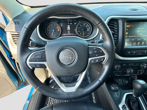 Used 2018 Jeep Cherokee Trailhawk w/ Quick Order Package 27L image 37