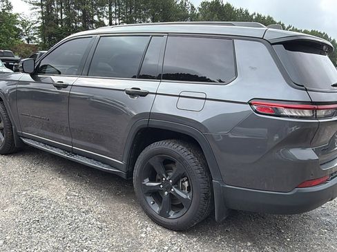 Used 2023 Jeep Grand Cherokee L Laredo AWD/4WD image 10