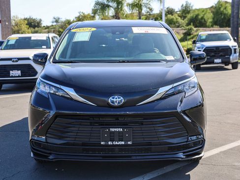 Certified 2024 Toyota Sienna LE image 16