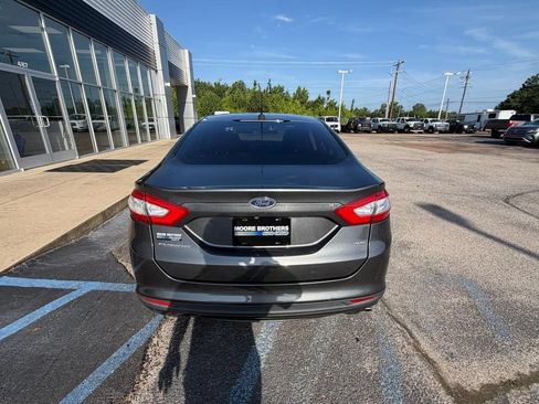 Used 2015 Ford Fusion SE FWD image 7