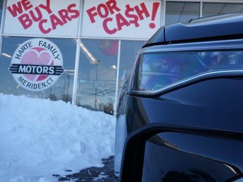 Certified 2025 Volkswagen Taos SE w/ Panoramic Sunroof Package image 68