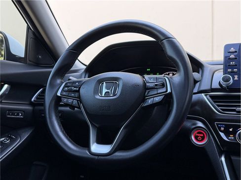 Used 2020 Honda Accord Touring image 8