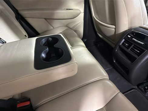 Used 2018 Cadillac XT5 Luxury w/ Driver Awareness Package image 29