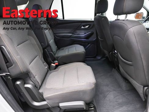 Used 2021 Chevrolet Traverse LT image 22
