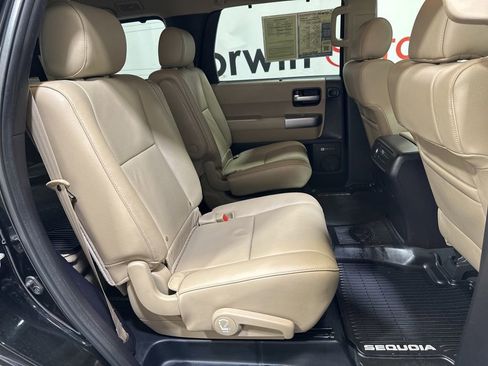 Used 2019 Toyota Sequoia Limited w/ Safety & Convenience Package image 15