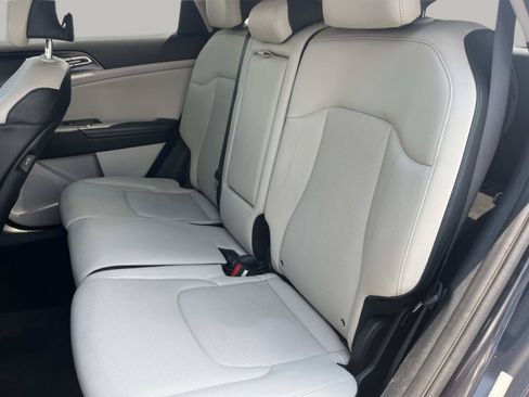 Used 2023 Kia Sportage EX FWD image 16