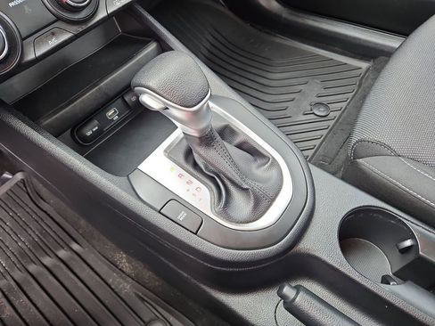 Used 2024 Kia Forte LXS image 18