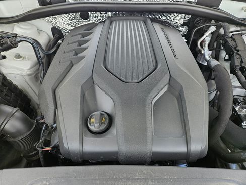 Certified 2026 Porsche Macan AWD/4WD image 30
