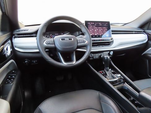 Certified 2023 Jeep Compass Limited image 4