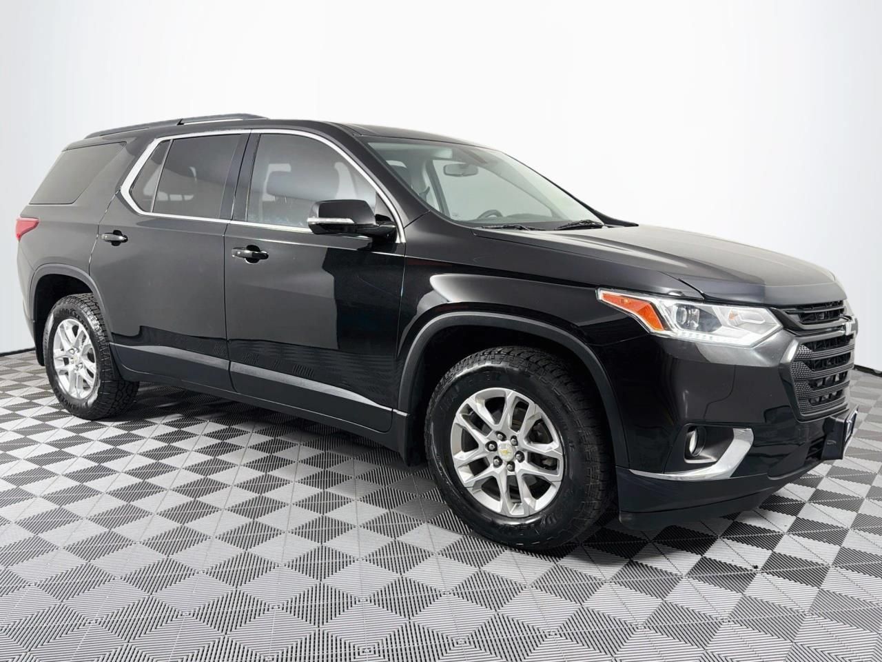 Used 2019 Chevrolet Traverse LT w/ LPO, Black Accent Package AWD/4WD image 27