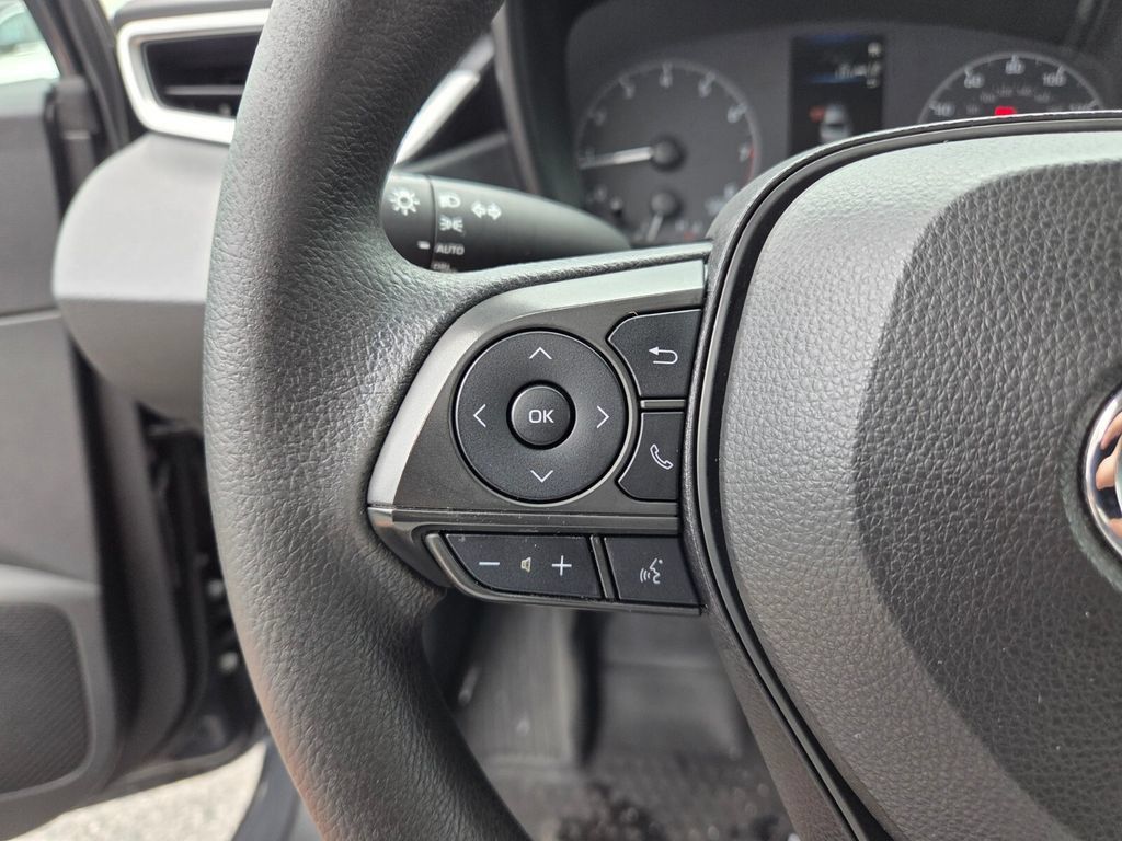Used 2023 Toyota Corolla LE FWD image 29