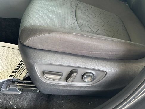 Used 2025 Toyota RAV4 XLE AWD/4WD image 14