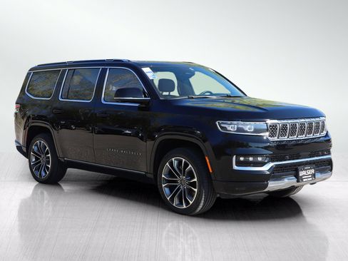 Used 2022 Jeep Grand Wagoneer Series III AWD/4WD image 7