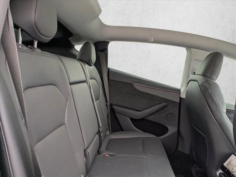 Used 2026 Tesla Model Y AWD image 27
