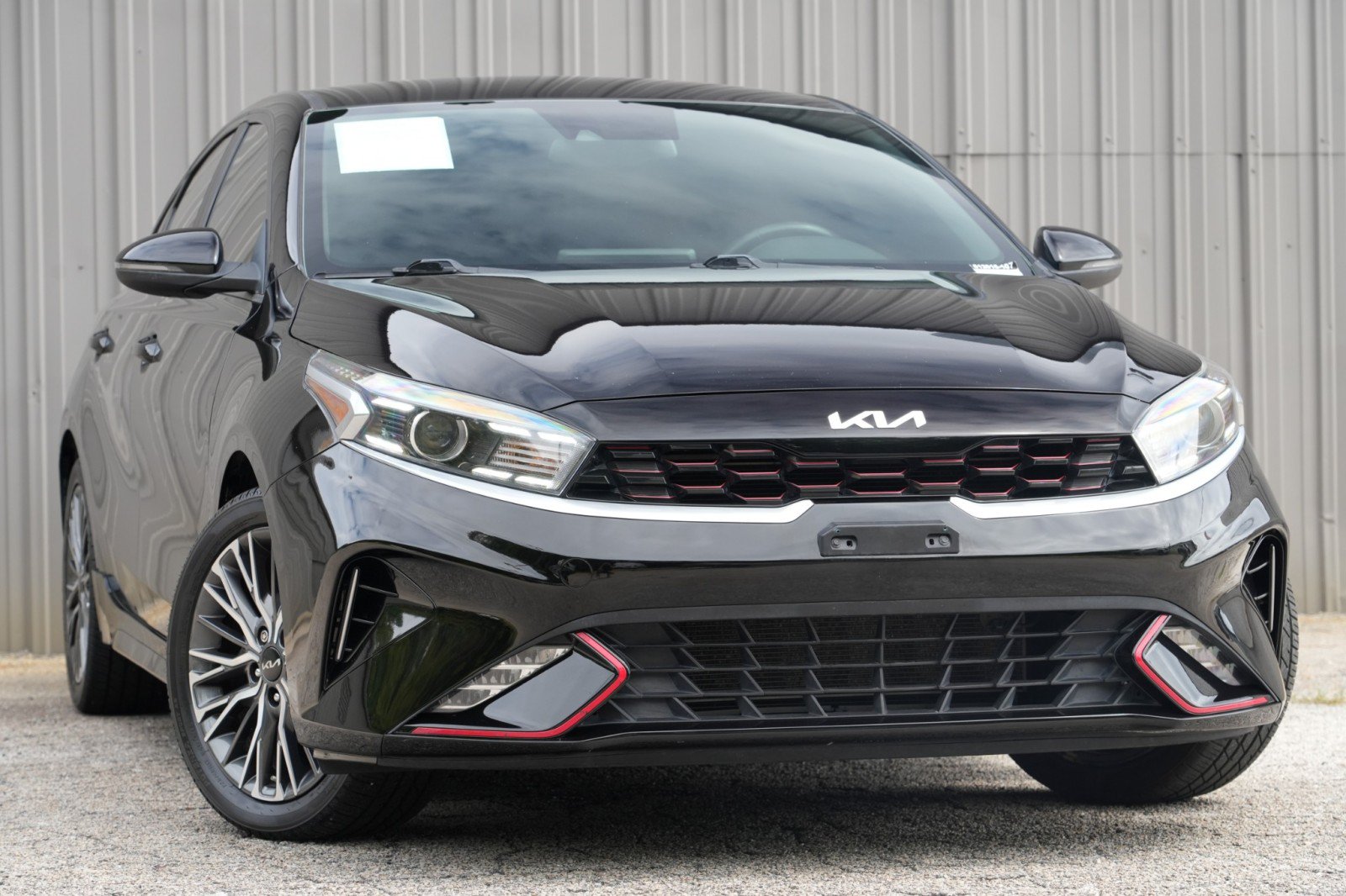 Used 2022 Kia Forte GT-Line FWD image 2