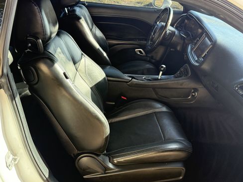 Used 2016 Dodge Challenger R/T Plus image 21