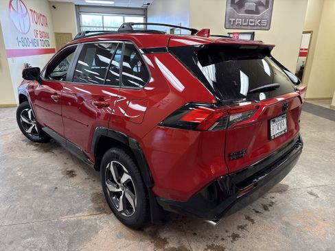 Used 2024 Toyota RAV4 SE w/ Weather & Moonroof Package image 8