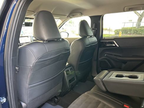 Used 2024 Mitsubishi Outlander SE Black Edition AWD/4WD image 38