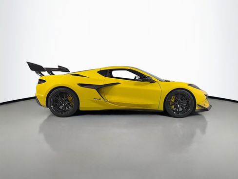 Used 2025 Chevrolet Corvette ZR1 w/ ZR1 Carbon Fiber Aero Package RWD image 9