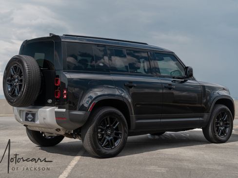 Used 2023 Land Rover Defender 110 S image 6