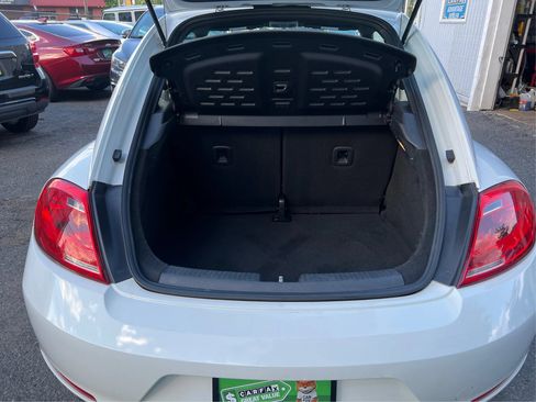 Used 2015 Volkswagen Beetle 1.8T Classic FWD image 16