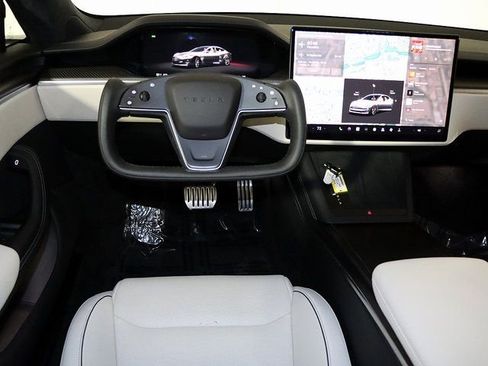 Used 2023 Tesla Model S Plaid image 3