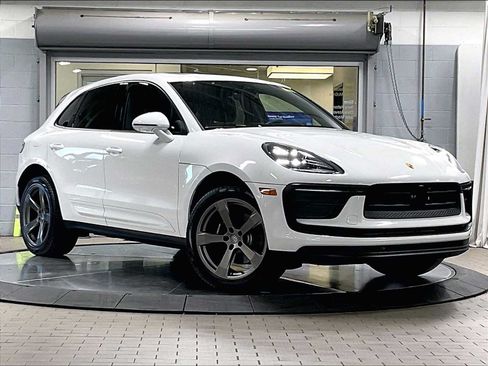 Used 2023 Porsche Macan AWD/4WD image 9