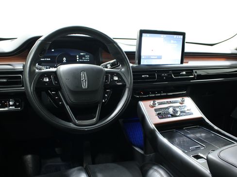 Used 2023 Lincoln Aviator Reserve w/ Equipment Group 201A AWD/4WD image 2