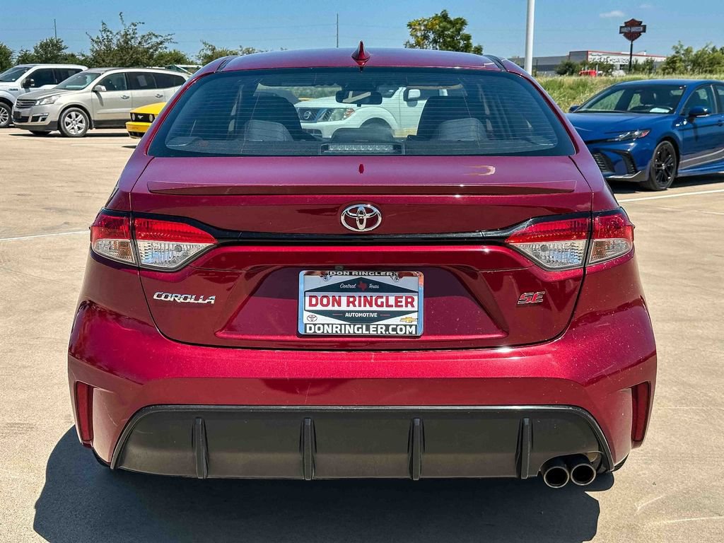 Used 2025 Toyota Corolla SE FWD image 4