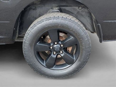 Used 2018 RAM 1500 Big Horn image 9