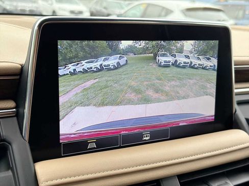 Used 2021 Chevrolet Tahoe Premier AWD/4WD image 24