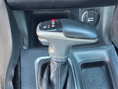 Used 2015 Dodge Charger SXT image 9