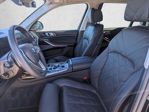 Certified 2025 BMW X7 xDrive40i w/ Premium Package image 11