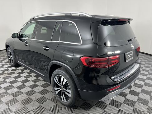 New 2026 Mercedes-Benz GLB 250 4MATIC image 10