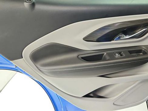 Used 2024 GMC Terrain SLT image 20