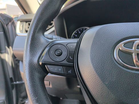 Used 2021 Toyota RAV4 XLE FWD image 18