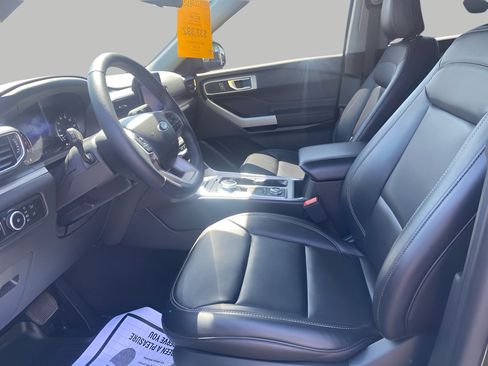 Certified 2024 Ford Explorer XLT w/ Equipment Group 202A AWD/4WD image 5