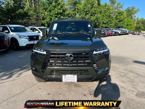 Used 2025 Lexus GX 550 w/ Accessory Package (2T) AWD/4WD image 10