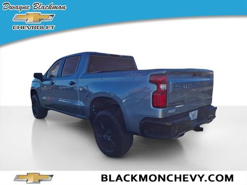 Used 2024 Chevrolet Silverado 1500 LT Trail Boss w/ LPO, Dark Essentials Package image 5