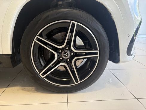 Used 2024 Mercedes-Benz GLS 450 4MATIC image 14
