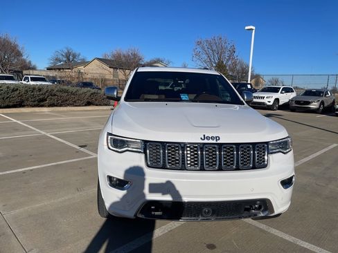 Used 2021 Jeep Grand Cherokee Overland image 3