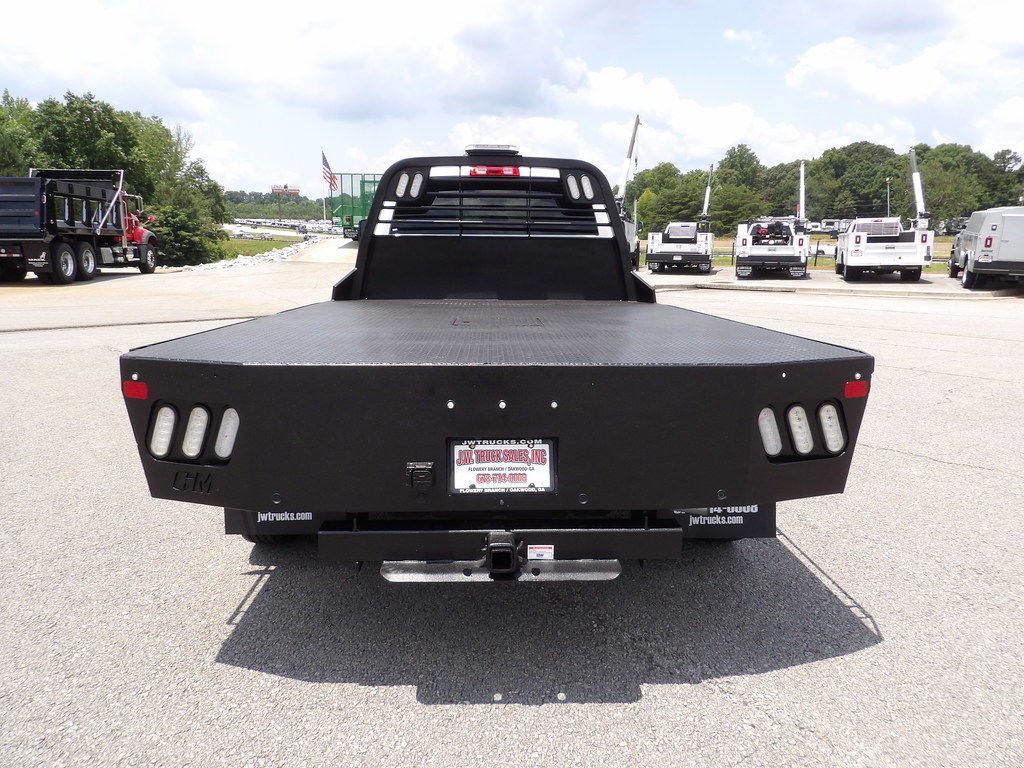 Used 2024 RAM 5500 Tradesman w/ Chrome Appearance Group AWD/4WD image 6