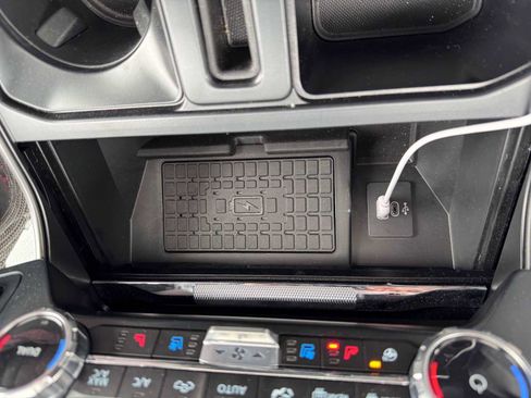 Used 2025 Ford F150 Lariat w/ Equipment Group 502A High image 15