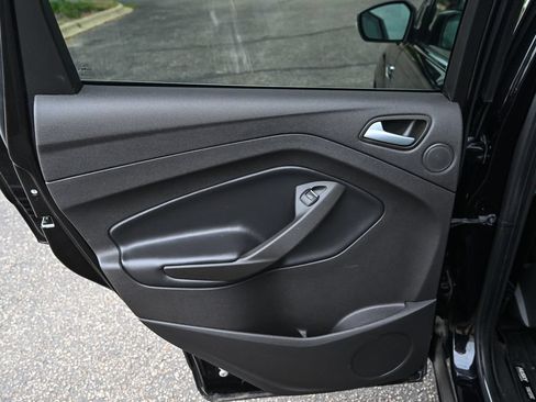 Used 2019 Ford Escape Titanium AWD/4WD image 23