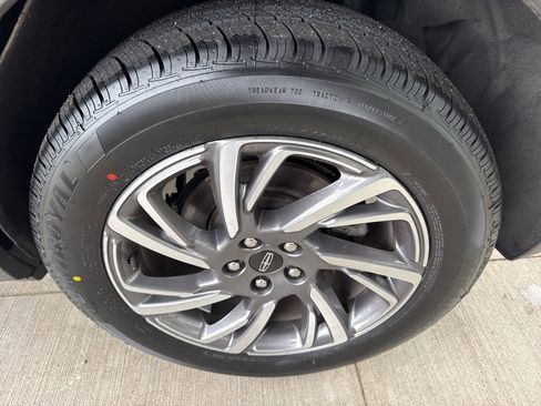 Used 2023 Lincoln Corsair AWD w/ Equipment Group 101A image 15