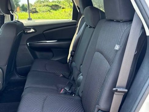 Used 2017 Dodge Journey SXT w/ Comfort/Convenience Group AWD/4WD image 9