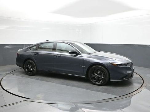 Used 2025 Honda Accord SE image 17